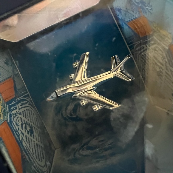 ART BANK - The Artistic Coin Box Full of Mystery Plane Flying 3.75in Square - Picture 2 of 7